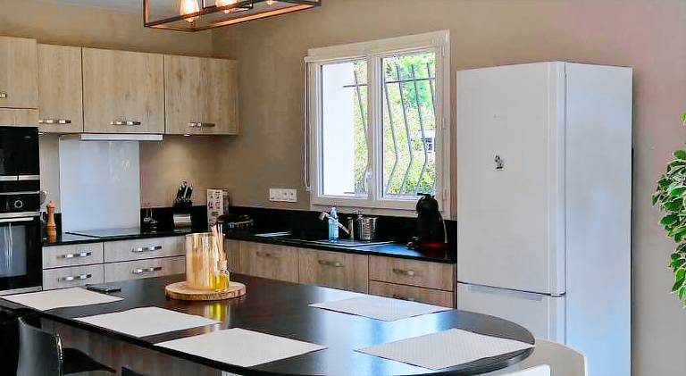 Fully equipped charming house with pool, garden & barbeque | Perfect for remote work | Pet-friendly — photo 5