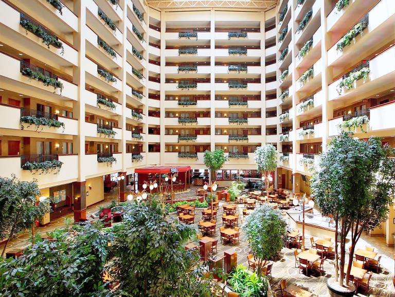 Embassy Suites by Hilton Lincoln — photo 2