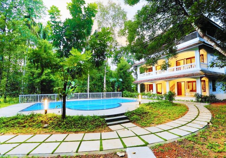 Resort  Nedumbassery