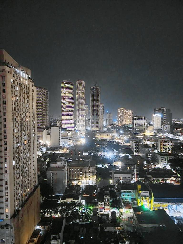 Hus Makati