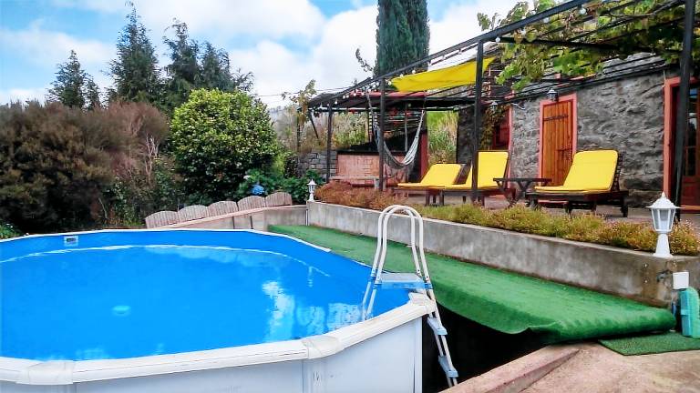 Haus in Arco Da Calheta mit Garten und Meerblick