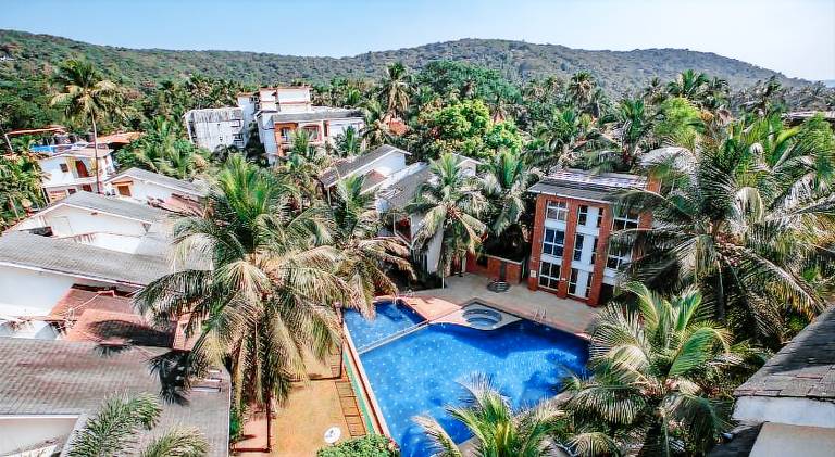 Villa with terrace, yard & jacuzzi | Good for workation — photo 3