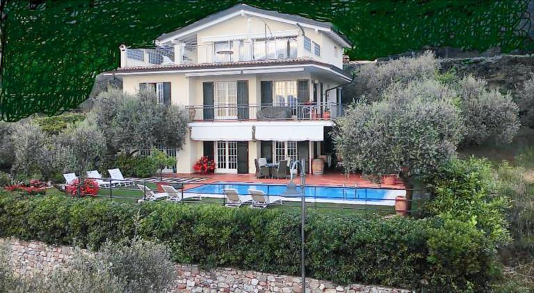Pleasant rental apartment with pool, garden & jacuzzi | Pets allowed in Torri del Benaco