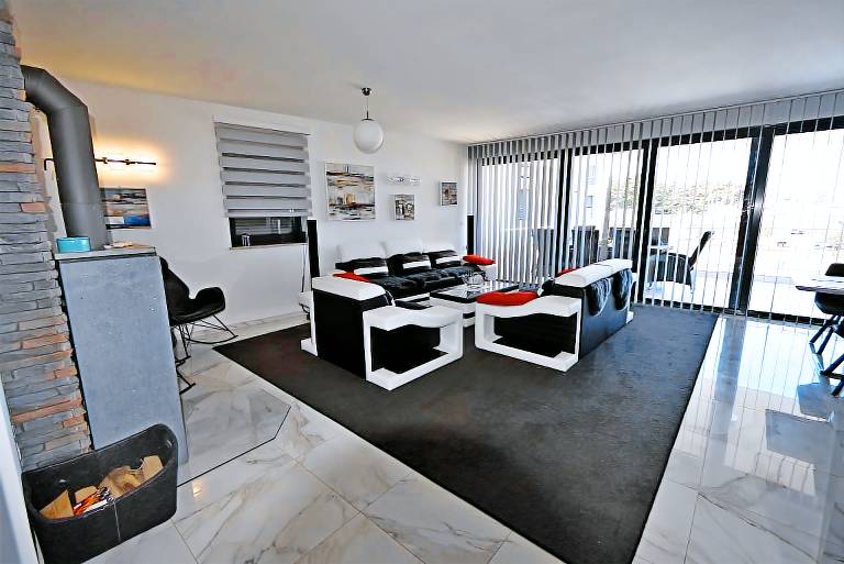 Three bedroom apartment with terrace and sea view Novigrad (A-25255-a) — photo 2