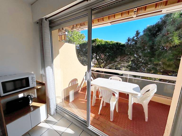 Holiday apartment with 2 rooms for 6 persons — photo 3
