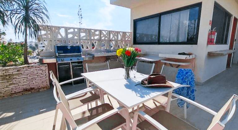 Rental apartment with terrace & pool — photo 3