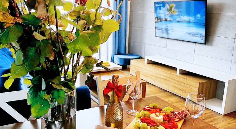 Rental apartment with pool & hot tub | Beach nearby | Pet-friendly in Miedzyzdroje