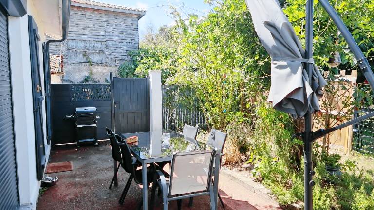 Vacation home with terrace, BBQ & garden | Garden view — photo 5