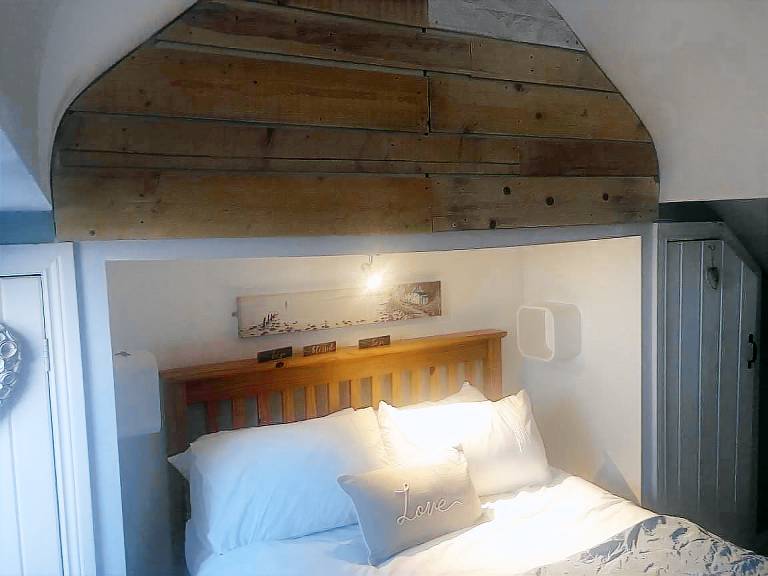 Apartment  Strangford