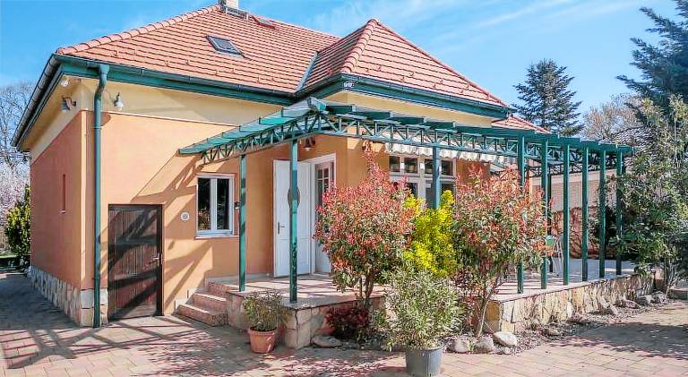 Villa with terrace & garden — photo 5