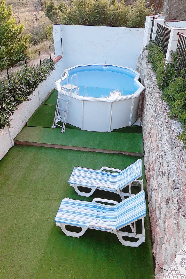 Fully equipped house with barbeque, terrace & yard | Mountain view | Pets allowed in Zaragoza