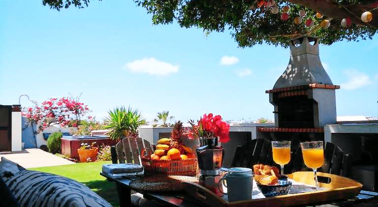 House with pool, grill & yard | Suitable for remote work in Yaiza