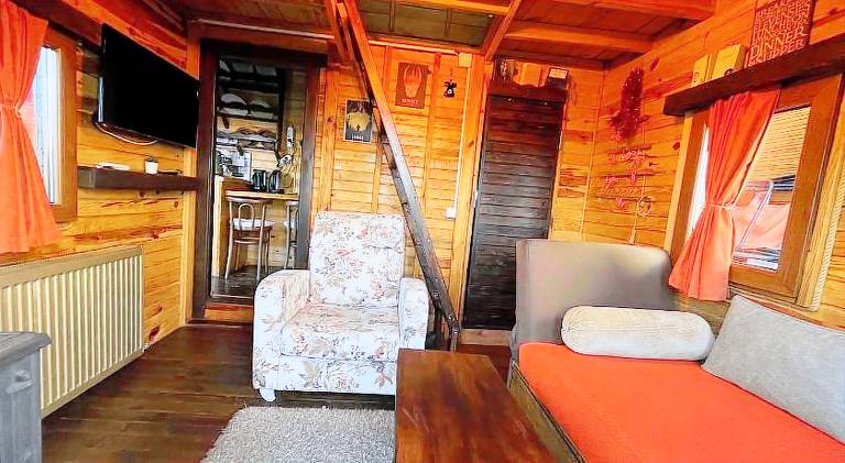 Chalet with pool — photo 2