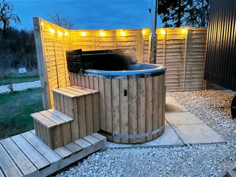 Chalet with hot tub — photo 3