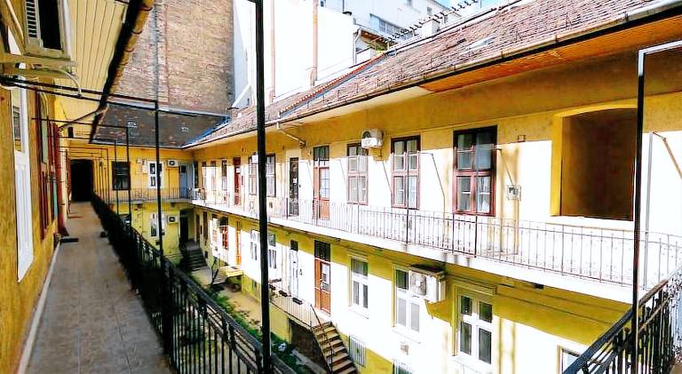 Vacation home | Near Dohány Street Synagogue | Pet-friendly — photo 4