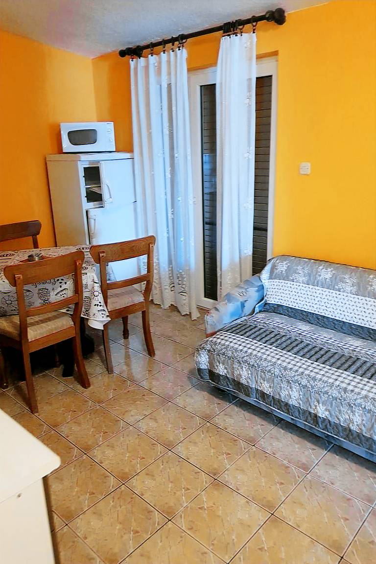 Charming apartment with barbecue, yard & terrace | Mountain view | Next to the beach | Pet-friendly — photo 3
