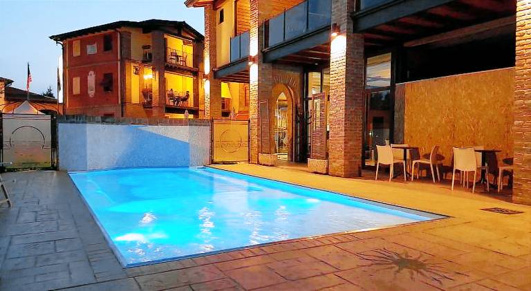 Serviced apartment with terrace, pool & barbecue — photo 2