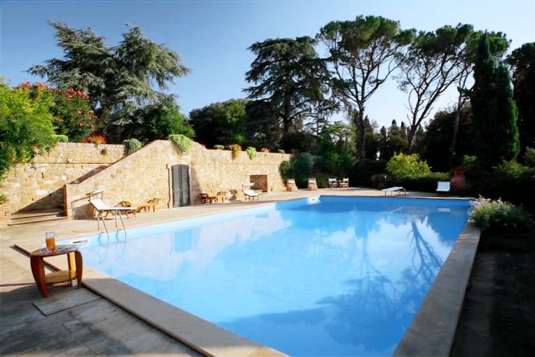 Villa with barbeque, yard & patio in Montaione