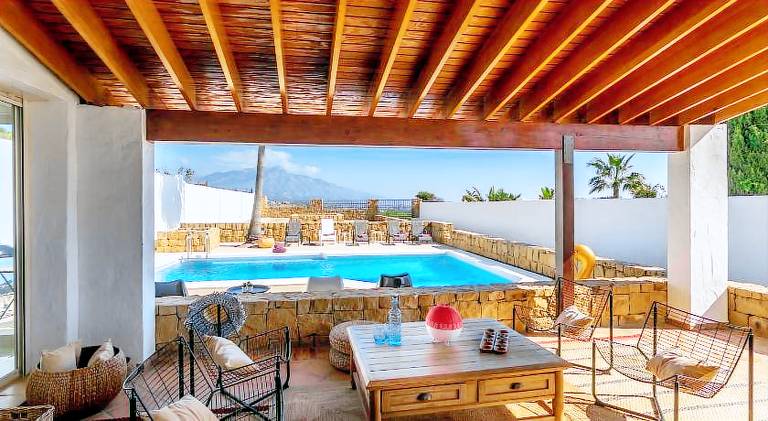 Fully equipped pleasant villa with barbecue, private pool & patio | Pets allowed — photo 3