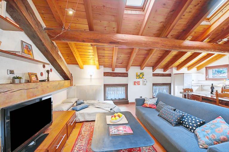 ‘La Mansarda Del Viaggiatore’ Apartment with Mountain View, Private Terrace & Wi-Fi — photo 2