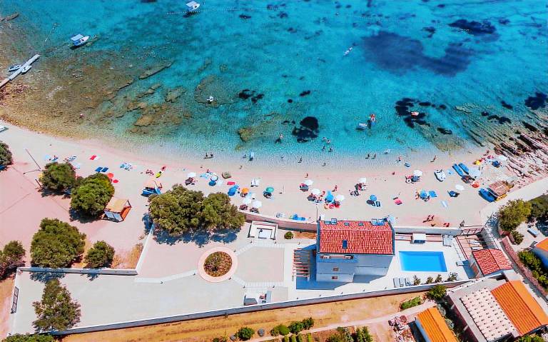 Beachfront Villa Fortuna with Heated Pool in Dubrovnik
