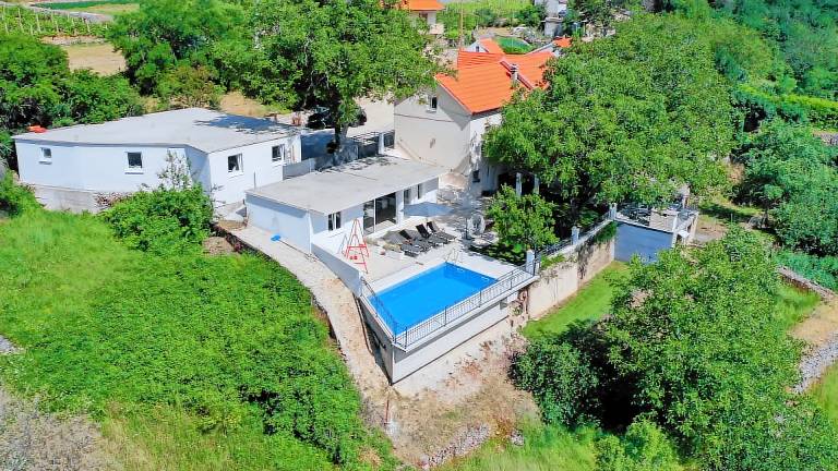 Villa with terrace, private pool & BBQ in Makarska