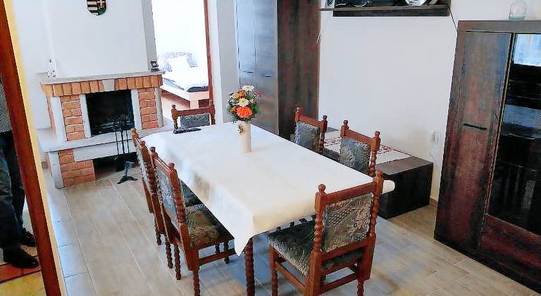 Rental apartment with yard & terrace in Eger
