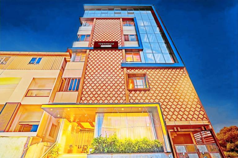 Super Townhouse Indiranagar Formerly Leela Park Domlur