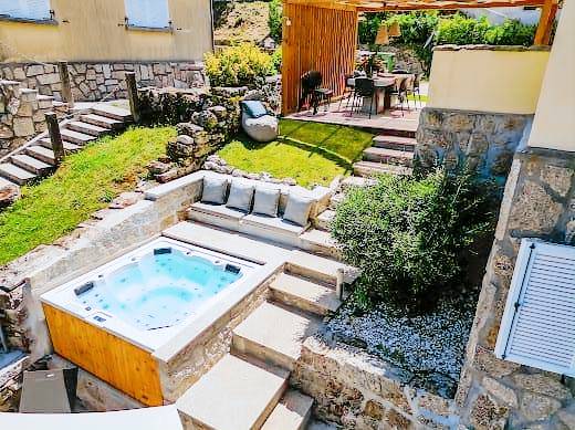 250 m&sup2; Ferienhaus