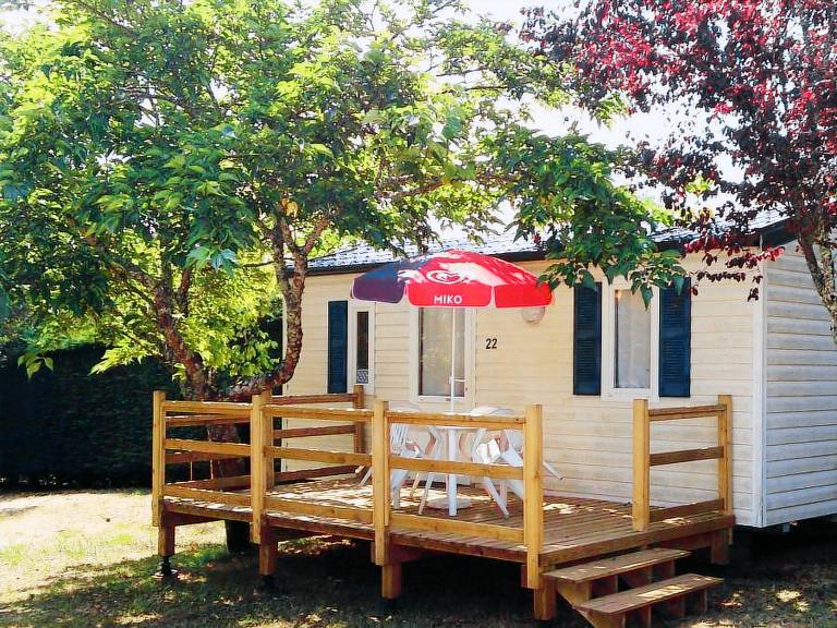 Lovely mobile home with patio & pool | Dogs allowed — photo 5