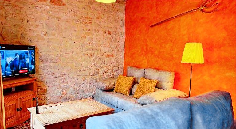 Vacation home with 4 rooms for 11 persons in Burgos