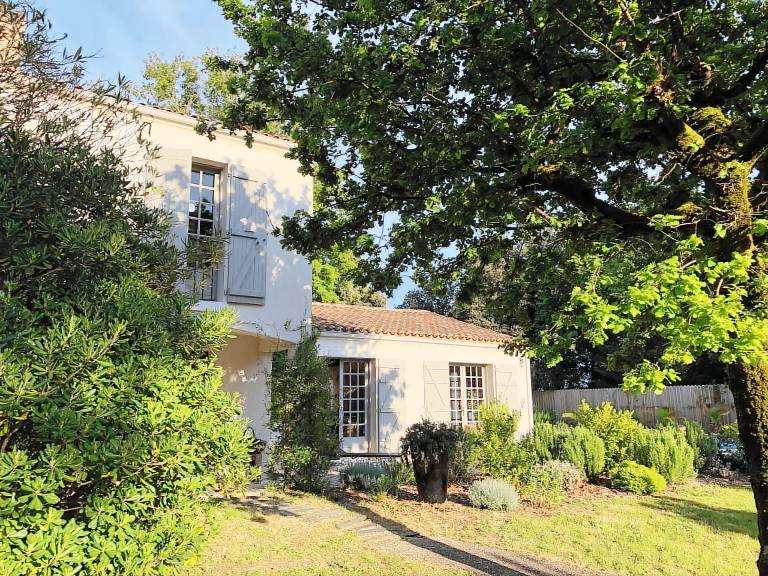 Villa Boyardville