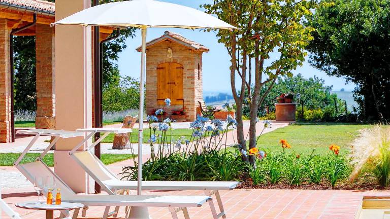 Fully equipped villa with private pool, patio & grill | Suitable for remote work | Pet-friendly — photo 4