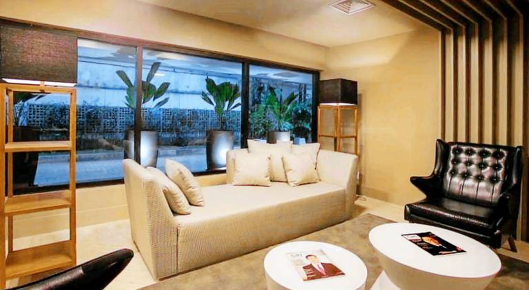 Serviced apartment with yard | Pet-friendly — photo 2