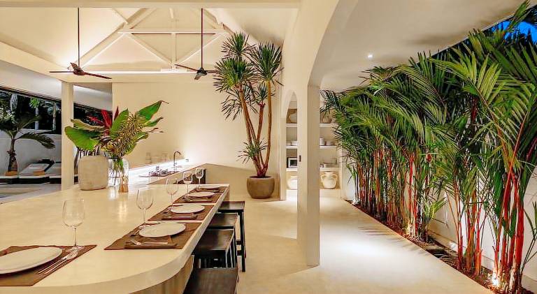 Villa with pool — photo 3