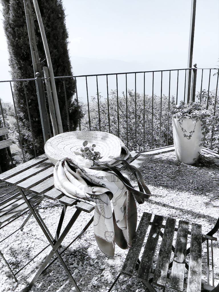Apartment with patio, barbecue & yard — photo 3