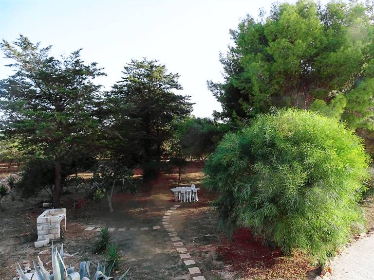 House with yard & barbecue — photo 5