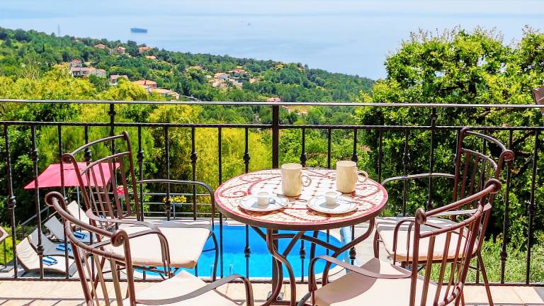 Fully equipped apartment with terrace, yard & barbeque | Pet-friendly — photo 3