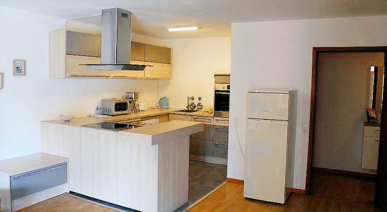 Holiday apartment with patio & garden — photo 3