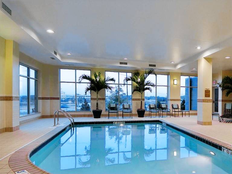 Hilton Garden Inn Lake Forest Mettawa — photo 3