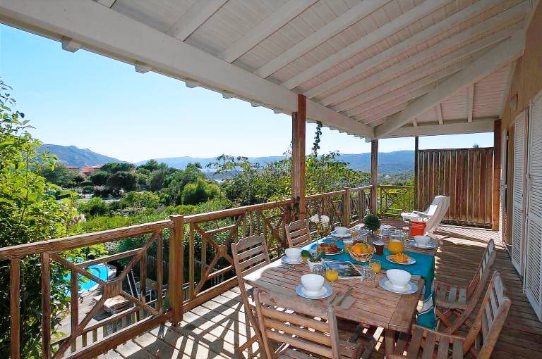 Holiday park with patio, yard & barbeque | Garden view — photo 4