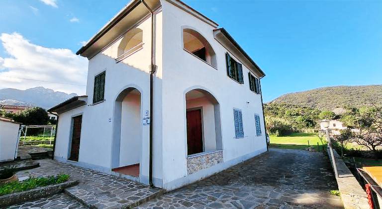 Rental apartment with 2 rooms for 5 persons — photo 3