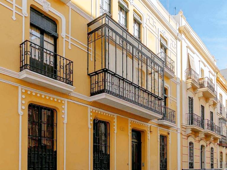 19th-century house, central Seville, 2 bedrooms, balcony, equipped kitchen, air conditioning, WiFi — photo 3