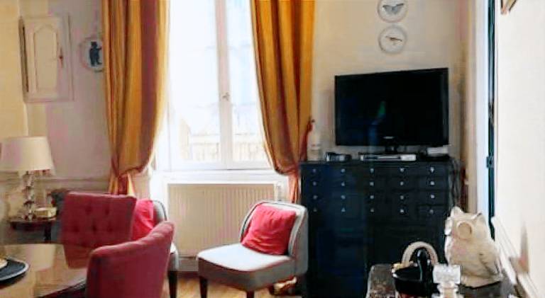 Holiday apartment with 2 rooms for 4 persons in Chenove