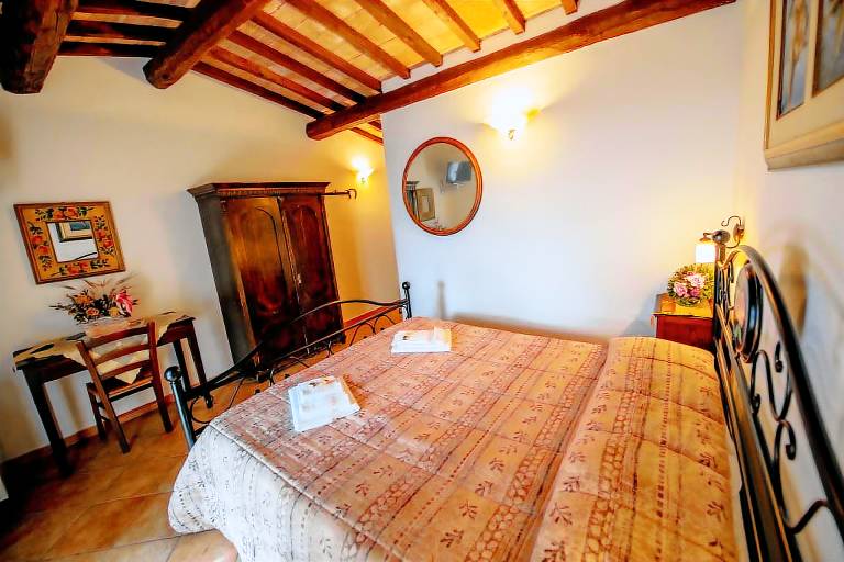 Agriturismo Le Giuncaine Agrodolce: Camera Melograno — photo 4