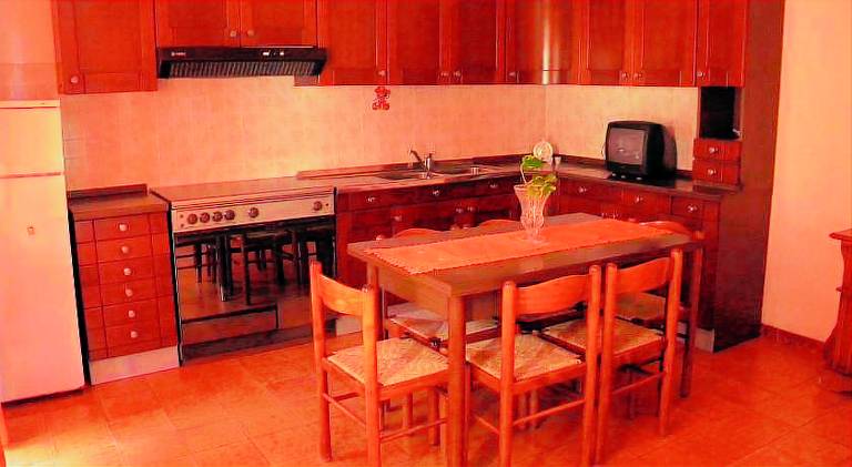 Rental apartment with 2 rooms for 6 persons — photo 2