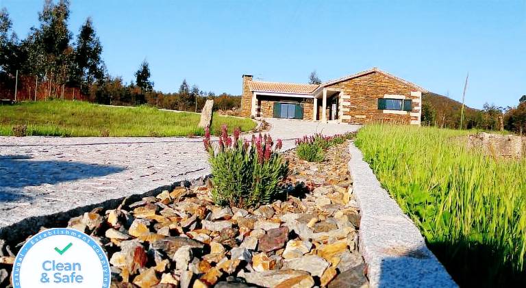 Vacation home with garden, BBQ & terrace in Viseu