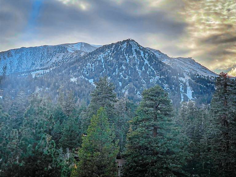 Family-friendly condo with grill, hot tub & heated pool | Mountain view | Next to the ski | Pet-friendly — photo 5