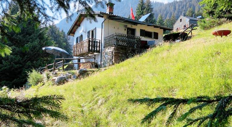Charming chalet with sauna, yard & patio | Pet-friendly — photo 4