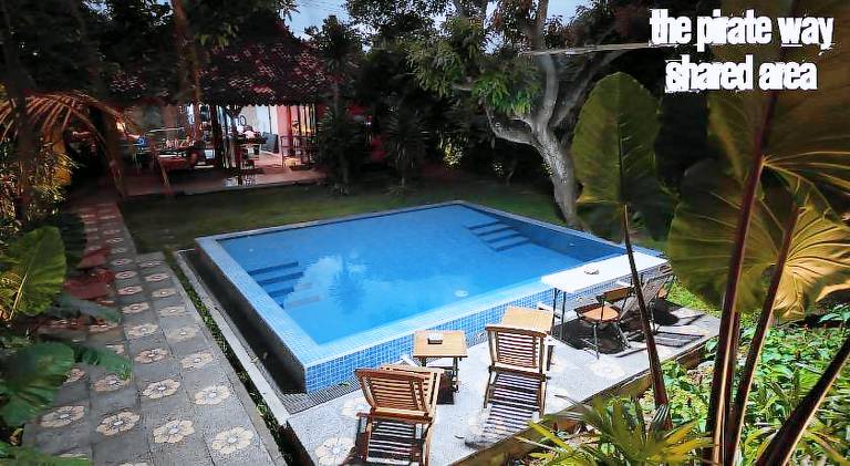 Villa with yard & pool — photo 5